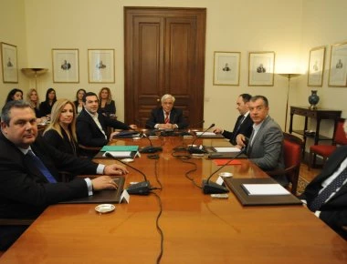 Παραίτηση Τόσκα: Οι τοποθετήσεις των πολιτικών κομμάτων